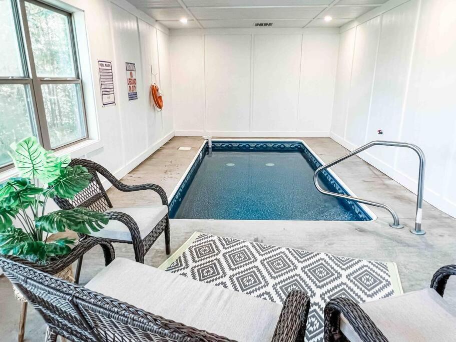 Hébergement de vacances Indoor Heated Pool Hot Tub *